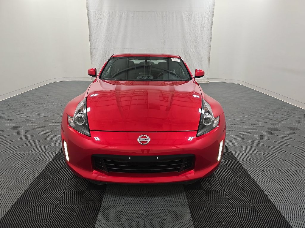 Used 2020 Nissan 370Z Coupe RWD image 2