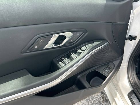 Used 2025 BMW 330i Sedan RWD image 16