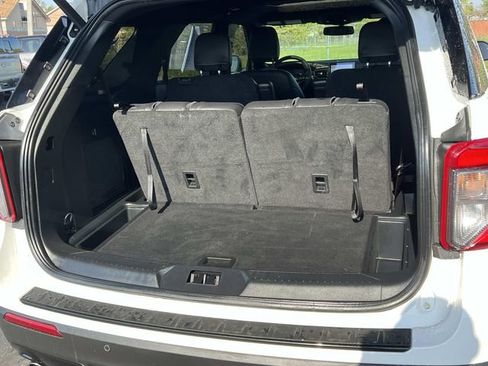Certified 2024 Ford Explorer ST-Line w/ Class IV Trailer Tow Package AWD/4WD image 11