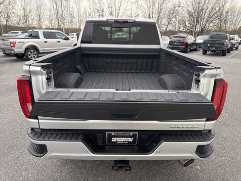 Used 2023 GMC Sierra 3500 Denali w/ Denali Ultimate Package image 12