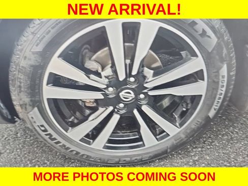 Used 2019 Nissan Kicks SR w/ SR Premium Package FWD image 8