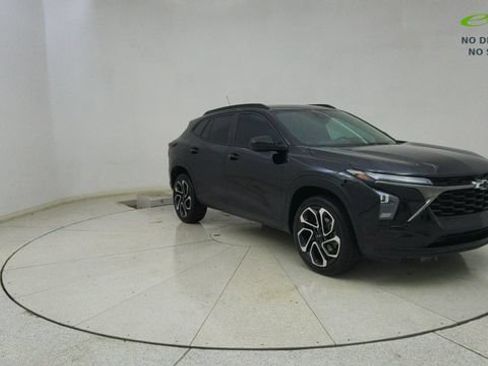 Used 2025 Chevrolet Trax RS w/ Driver Confidence Package FWD image 63