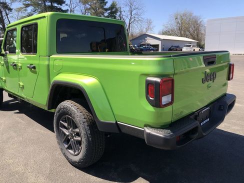 New 2026 Jeep Gladiator Sport image 12
