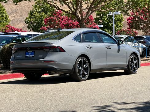 Used 2024 Honda Accord Sport image 6