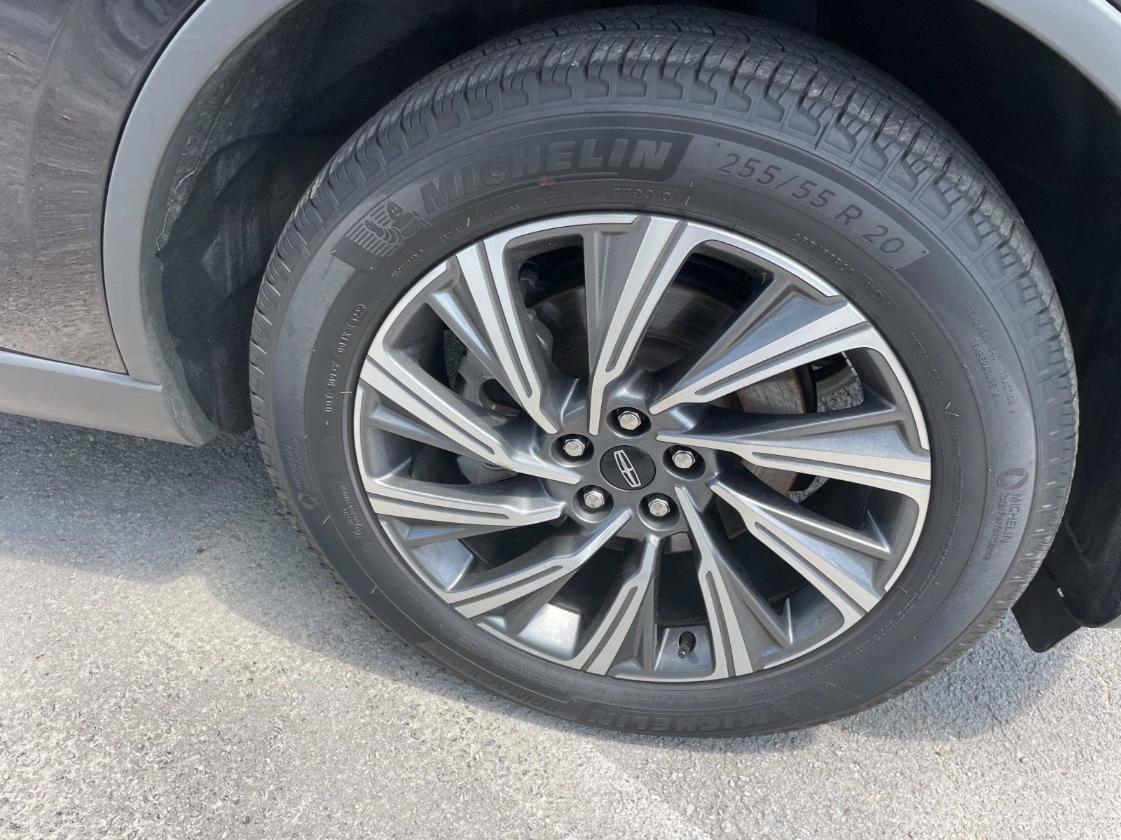 Certified 2026 Lincoln Aviator AWD image 9