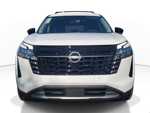 New 2026 Nissan Pathfinder Platinum image 2