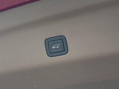 Used 2023 GMC Yukon Denali AWD/4WD image 49