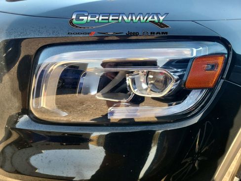 Used 2022 Mercedes-Benz GLB 250 GLB 250 image 5