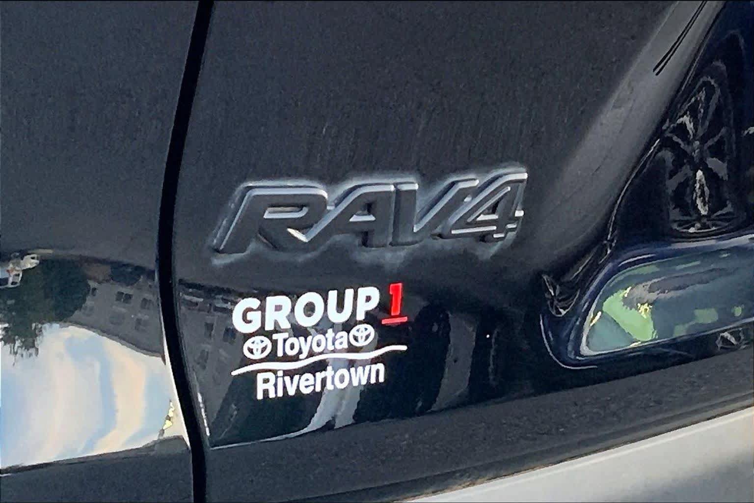 Used 2023 Toyota RAV4 AWD Hybrid image 28