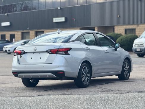 Used 2021 Nissan Versa SV image 5