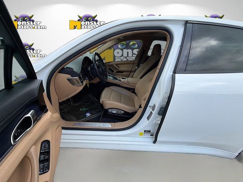 Used 2013 Porsche Panamera 4 Platinum Edition image 32