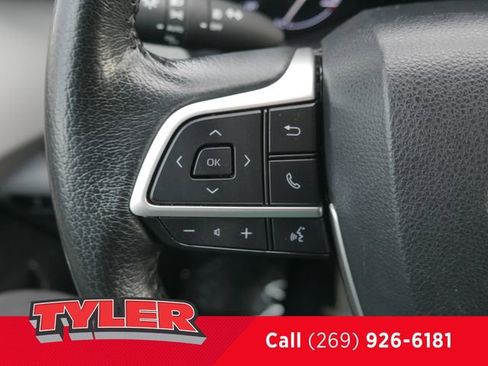Used 2024 Toyota Sienna XLE image 29