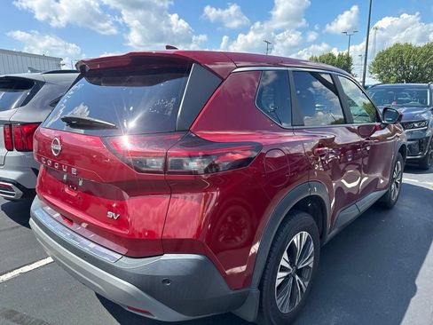 Used 2023 Nissan Rogue SV FWD image 3