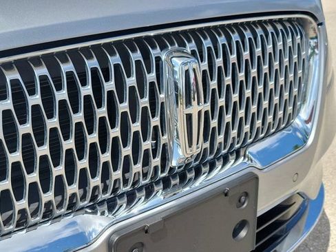 Used 2022 Lincoln Corsair Reserve w/ Luxury Package AWD/4WD image 7