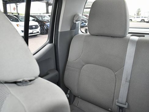 Used 2012 Nissan Frontier SV image 20