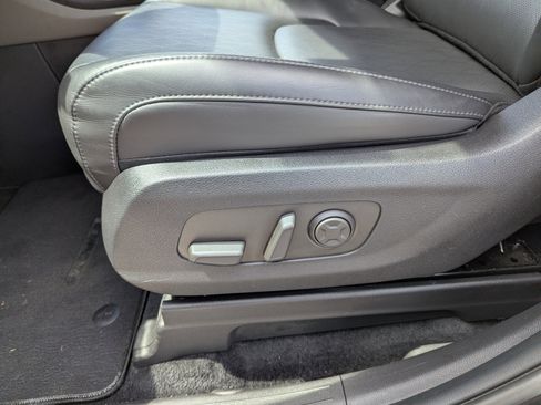 Certified 2025 Kia Carnival image 20