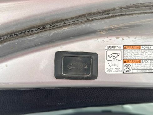 Used 2018 Toyota RAV4 SE w/ Power Extra Value Package AWD/4WD image 17