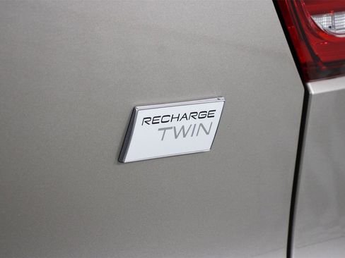 Certified 2023 Volvo XC40 Recharge Ultimate image 20