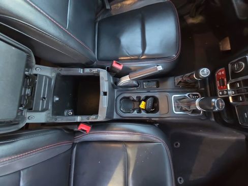 Used 2020 Jeep Gladiator Rubicon image 19