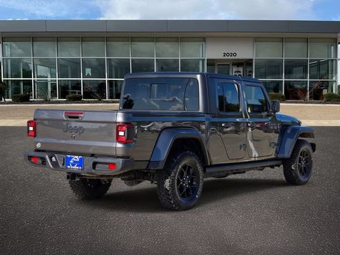 Used 2025 Jeep Gladiator Sport AWD/4WD image 4