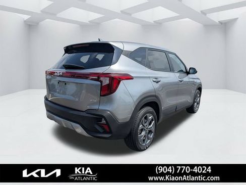 Used 2026 Kia Seltos LX AWD/4WD image 3
