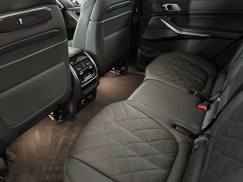 Used 2026 BMW X7 xDrive40i image 4