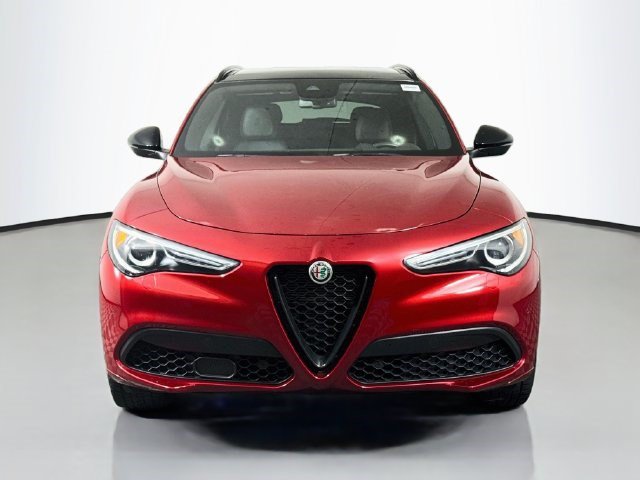 Used 2023 Alfa Romeo Stelvio Veloce AWD/4WD image 2