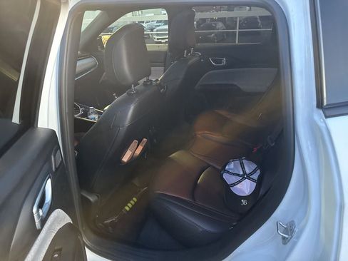 Used 2024 Jeep Compass Latitude w/ Sun and Sound Group image 14