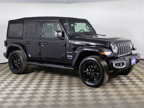 Used 2021 Jeep Wrangler Unlimited Sahara w/ Cold Weather Group image 2