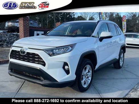 Used 2019 Toyota RAV4 XLE w/ Convenience Package image 3