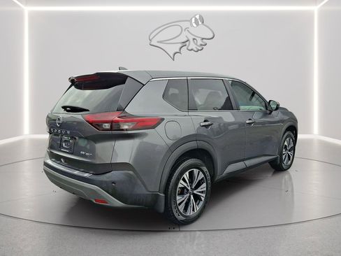 Used 2022 Nissan Rogue SV image 5