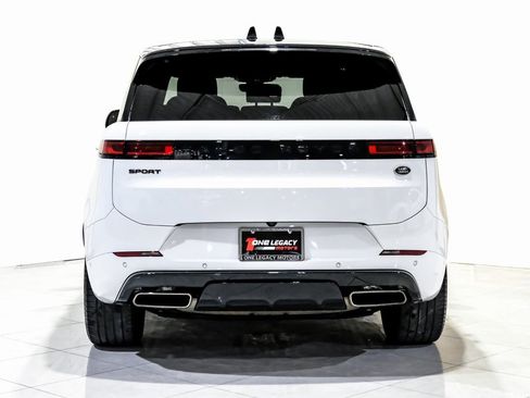 Used 2023 Land Rover Range Rover Sport SE Dynamic image 8