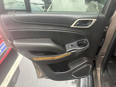 Used 2016 GMC Yukon Denali w/ Open Road Package AWD/4WD image 19