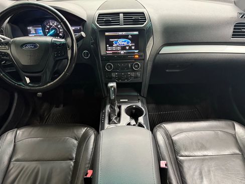 Used 2016 Ford Explorer XLT w/ Equipment Group 202A image 24