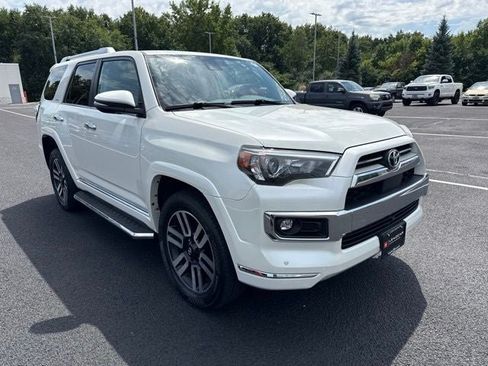 Used 2022 Toyota 4Runner Limited AWD/4WD image 3