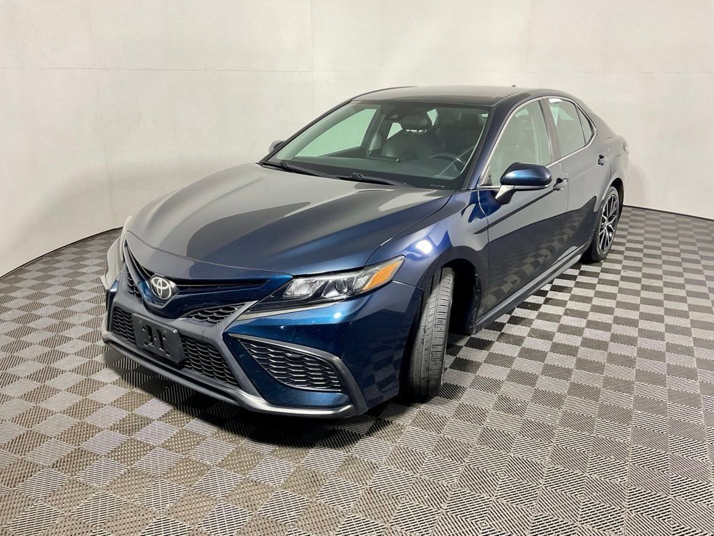 Used 2021 Toyota Camry SE FWD image 8