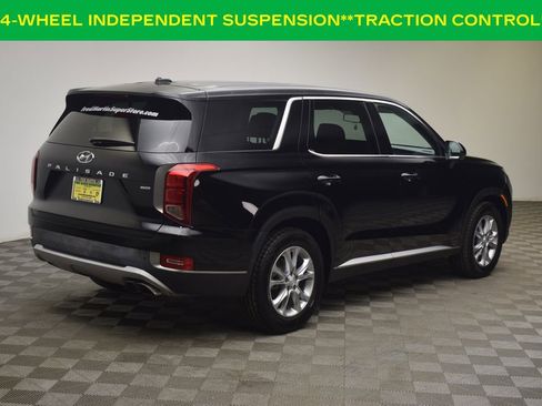 Used 2022 Hyundai Palisade SE image 7