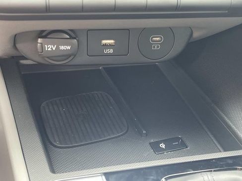 Used 2025 Hyundai Elantra Sport FWD image 30