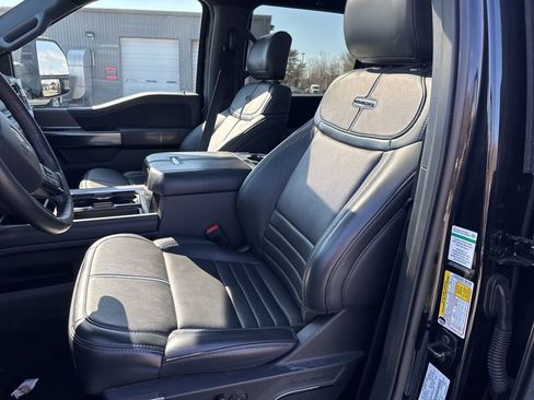 Used 2025 Ford F350 Platinum w/ FX4 Off-Road Package image 11