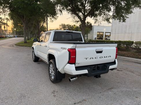 Used 2024 Toyota Tacoma Limited w/ Limited Package (LT) image 3