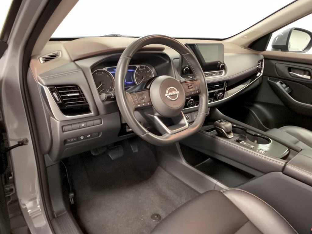 Used 2023 Nissan Rogue SL w/ SL Premium Package FWD image 4
