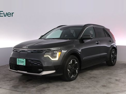 Used 2023 Kia Niro Wave FWD image 2