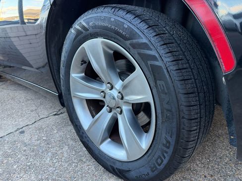 Used 2016 Dodge Charger SXT image 23