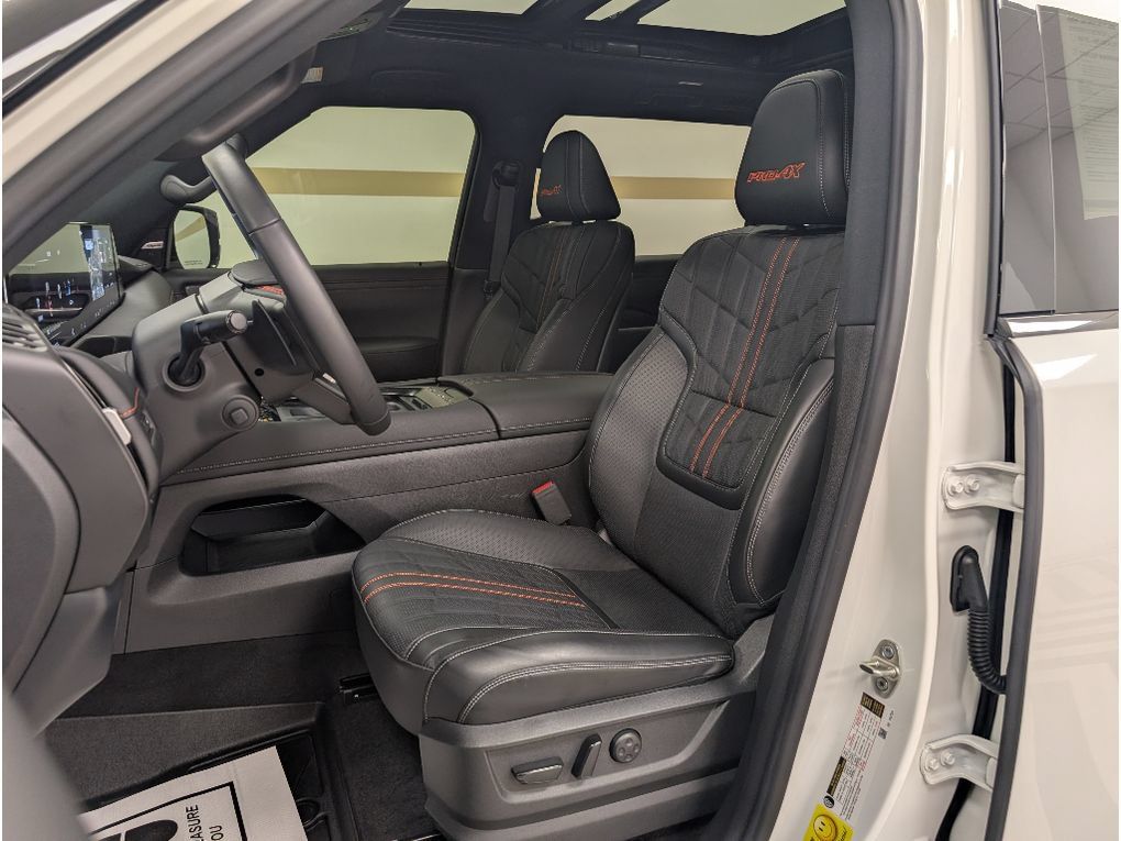 Used 2026 Nissan Armada PRO-4X AWD/4WD image 6