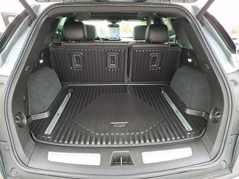 Used 2023 Cadillac XT5 Premium Luxury w/ LPO, Floor Liner Package AWD/4WD image 29