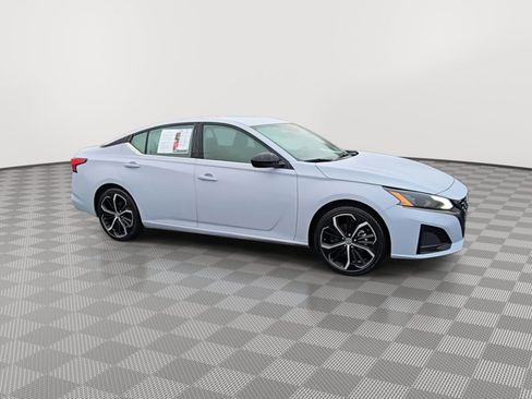 Used 2024 Nissan Altima 2.5 SR image 12