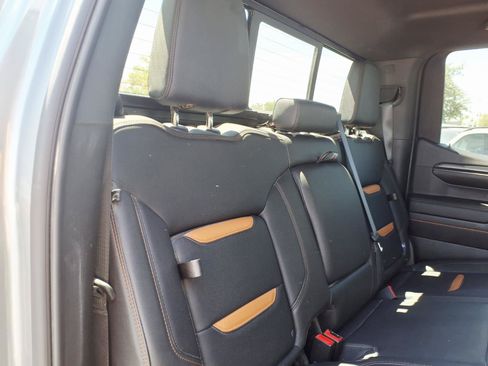 Used 2024 GMC Sierra 1500 AT4 w/ Technology Package AWD/4WD image 15