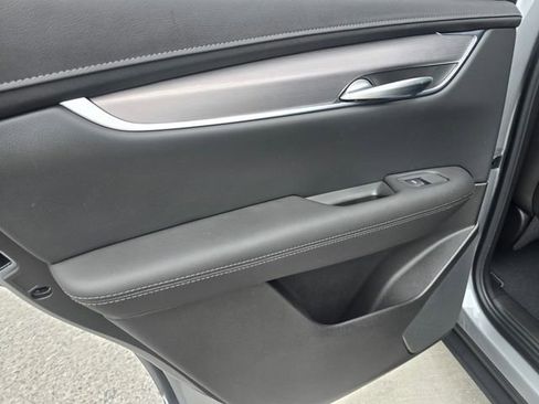 New 2026 Cadillac XT5 Luxury image 13