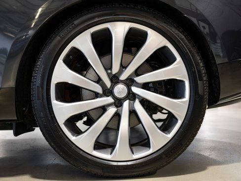 Used 2025 Land Rover Range Rover Autobiography image 18