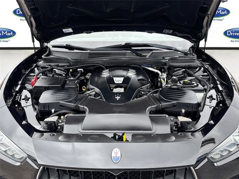 Used 2015 Maserati Ghibli image 29